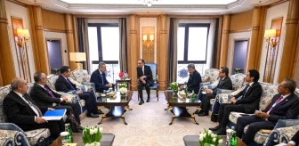 Dışişleri Bakanı Hakan Fidan, Malezya Başbakanı Enver İbrahim ile Görüştü