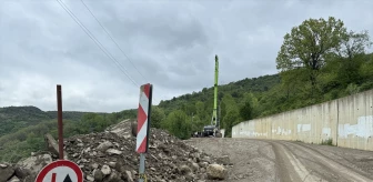 Bartın-Kastamonu kara yolunda heyelan nedeniyle çalışma başlatıldı