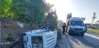 İzmir'de Otomobil Çarpışması: 4 Yaralı