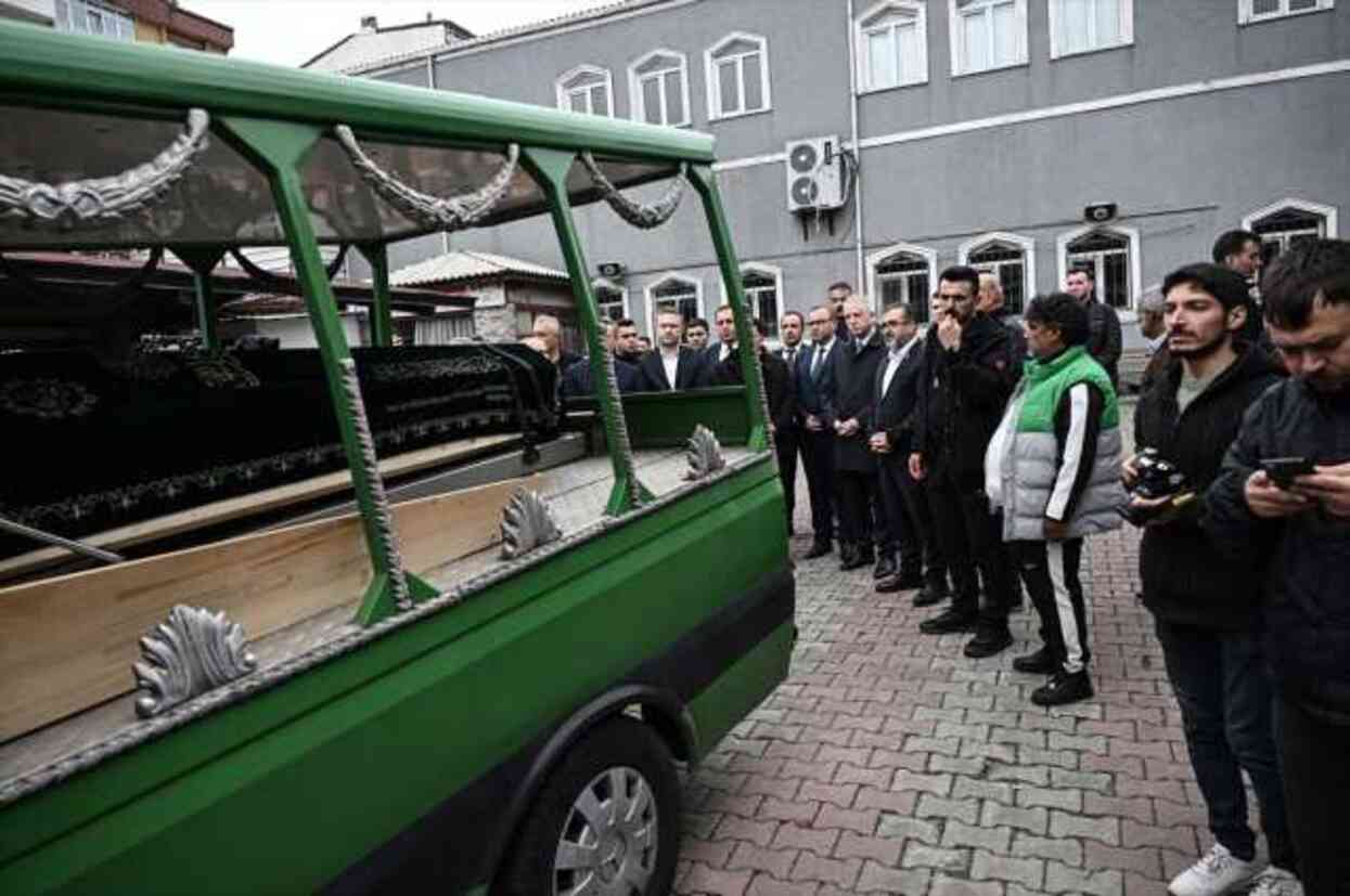 Su birikintisine düşerek hayatını kaybeden Edanur Gezer için cenaze töreni düzenlendi