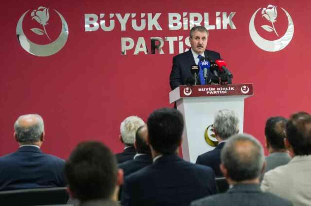 BBP lideri Destici'den, ABB'nin amblem değişikliği teklifine tepki: Ankara'da yaşayan hiç kimse Hititlerin torunu değil