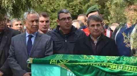 Bülent Arınç'ın Özgür Özel ile anısı ne? Bülent Arınç Özgür Özel'i neden övdü?