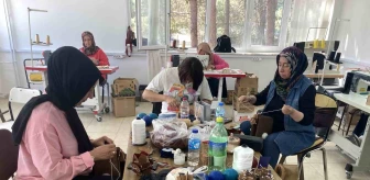 Burdur'da Kadınlar El Dikimi Top Üretimiyle İhracata Başladı