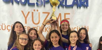 Sabiha Köstem Ortaokulu Kızlar Yüzme Şampiyonasında Türkiye Şampiyonu