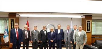 CHP Heyeti Kayseri Büyükşehir Belediye Başkanı Memduh Büyükkılıç'ı Ziyaret Etti