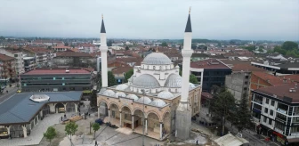 Düzce'de Cedidiye Camisi ve Meydanı Projesi Yenileme Çalışmaları Devam Ediyor