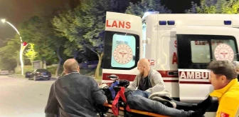 Kütahya'da otomobil ile servis aracının çarpışması sonucu 3 kişi yaralandı