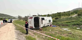 Gaziantep'te yolcu taşıyan midibüs devrildi: 1 ölü, 7 yaralı