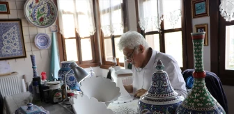 Çini Sanatçısı Osmanlı Motiflerini Yaşatıyor