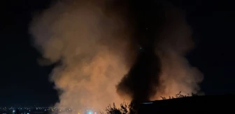 Kahramanmaraş'ta ahşap fabrikasında çıkan yangına müdahale devam ediyor