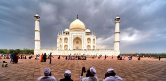 Modi'nin Hindistan'ında Müslüman olmak: 'Kendi ülkemizde azınlık olduk'