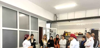 Çilimli Kaymakamlığı Proje Ofisi tarafından düzenlenen meslek tanıtım projesi kapsamında öğrenciler Düzce Üniversitesi'ni gezdi