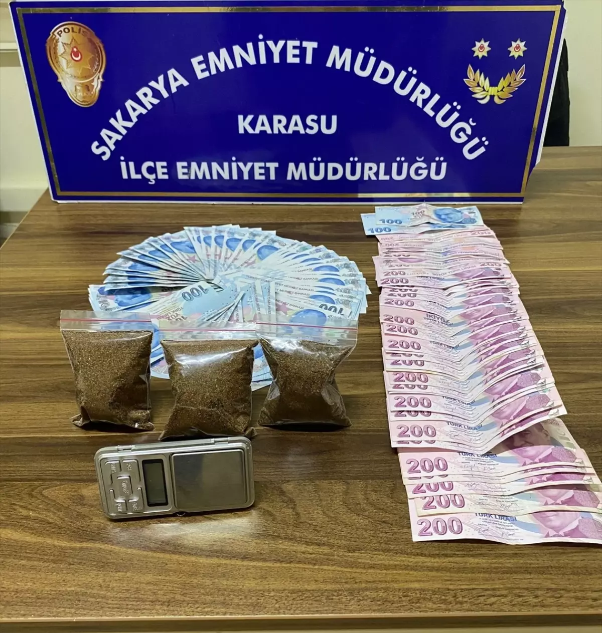 Sakarya'da Uyuşturucu ve Sahte Para Operasyonu