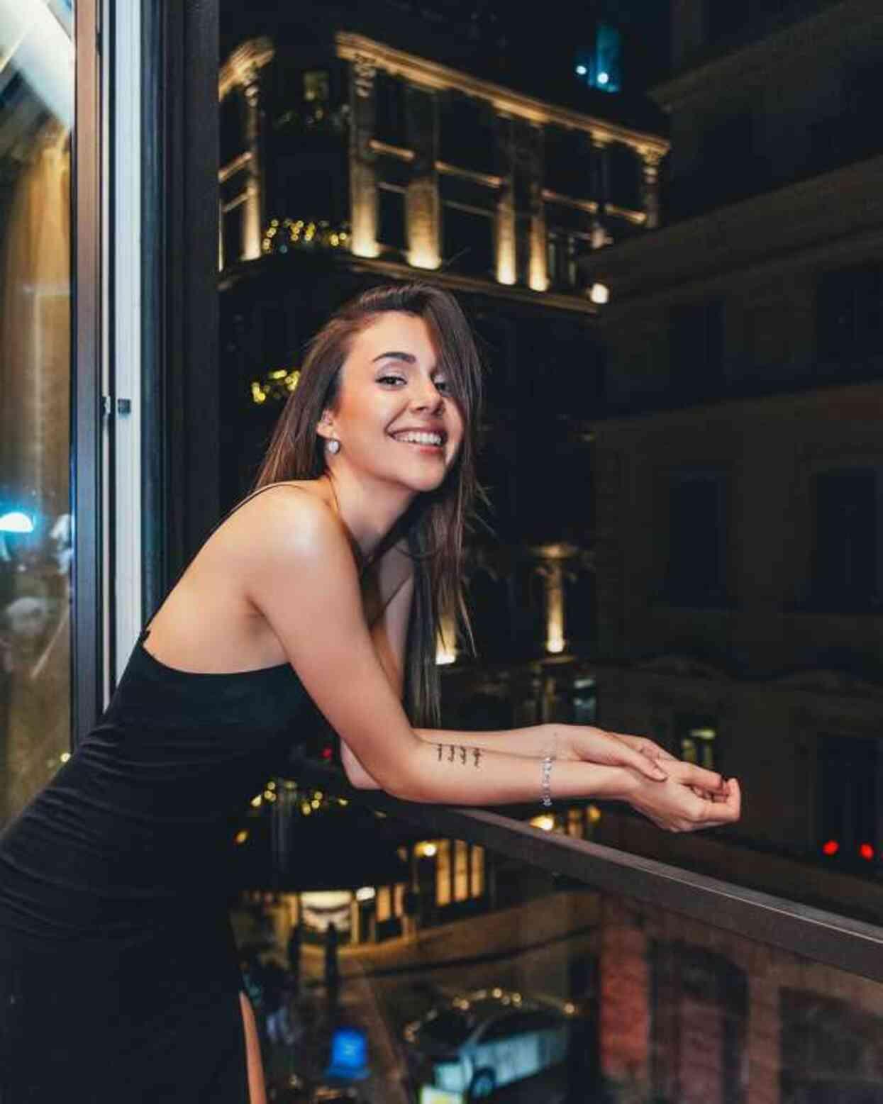 Seda Bakan ile Berfu Yenenler'in baby shower tartışması! Berfu Yenenler kimdir? Berfu Yenenler kaç yaşında, nereli? Seda Bakan ile Berfu Yenenler'in baby shower tartışması! Berfu Yenenler kimdir? Berfu Yenenler kaç yaşında, nereli?