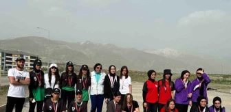 Erzincan'da düzenlenen Okullararası Bocce Müsabakalarında Tercan Anadolu Lisesi kızları il birincisi oldu
