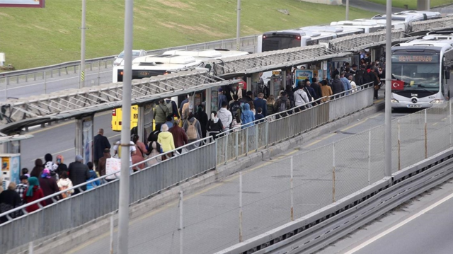 1 MAYIS TOPLU TAŞIMA ÜCRETSİZ Mİ? 1 Mayıs'ta otobüsler, Marmaray, vapurlar, tramvay bedava mı?