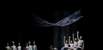 ADOB Modern Dans Topluluğu 'Payidar' Eseriyle Sahne Aldı