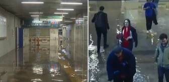 Metroyu su bastı, yolcular istasyonda mahsur kaldı