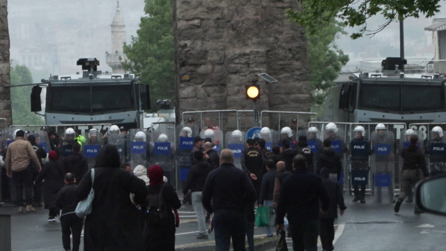 İstanbul'da 1 Mayıs alarmı! CHP ve DİSK'in çağrısı sonrası Taksim'e çıkan yollar kapatıldı