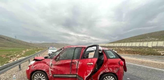 Sivas Gürün'de trafik kazası: 3 kişi yaralandı