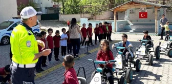 Kütahya'da İlk ve Ortaokul Öğrencilerine Trafik Eğitimi Verildi