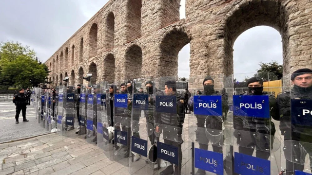 Saraçhane'de arbede! Polis Taksim yürüyüşüne izin vermedi, ortalık karıştı - Haberler