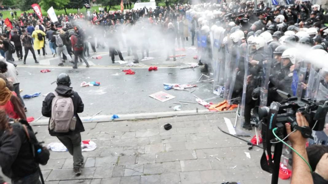CHP lideri Özel, 1 Mayıs'ta neden Taksim'e yürümediğini anlattı: Ben o barikatı seçimi kazanarak kaldıracağım