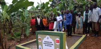 Kütahyalı Hayırseverler Uganda'da Su Kuyusu Açtırdı