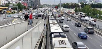 İstanbul'da Metrobüs Arızalandı, Seferler Aksadı