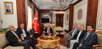 Bursa Afyonkarahisarlılar Yardımlaşma ve Dayanışma Derneği Vali Demirtaş'ı ziyaret etti
