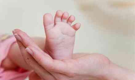 BEBEKLERDEN TOPUK KANI NEDEN ALINIR? Yenidoğan bebeklerden topuk kanı ne zaman alınır?