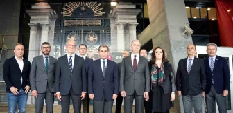 Galatasaray Başkanı Dursun Özbek, Seçim Listesini Divan Kuruluna Teslim Etti