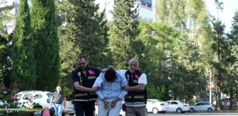 Antalya'da Kanlar İçinde Ölü Bulunan Kadının Oğlu Adliyeye Sevk Edildi