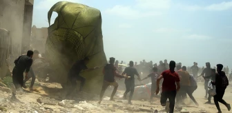 Gazze'ye atılan yardım paraşütleri açılmadı