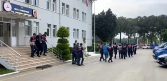 İzmir'de Bin 46 Düzensiz Göçmen Yakalandı