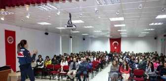 Kastamonu'da Üniversite Öğrencilerine ve Akademisyenlere Uyuşturucu Mücadelesi Eğitimi Verildi