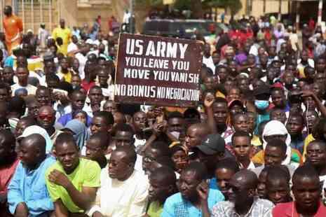 Rus askerler, Nijer'de Amerika askerlerinin bulunduğu hava üssüne girdi