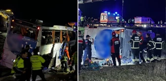 Yolcu otobüsü şarampole devrildi: 2 ölü, 40 yaralı