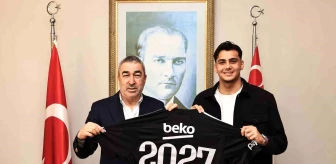 Beşiktaş, genç oyuncusu Mustafa Erhan Hekimoğlu'nun sözleşmesini yeniledi