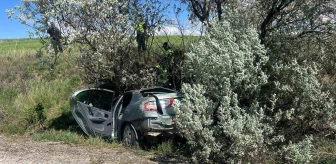 Çorum'da Otomobil Şarampole Devrildi: 1 Ölü, 1 Yaralı