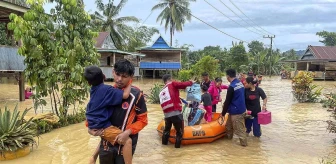 Endonezya'nın Güney Sulawesi Bölgesinde Sel ve Heyelan: 15 Kişi Hayatını Kaybetti