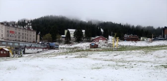Uludağ'da Yaz Mevsiminde Kar Sürprizi
