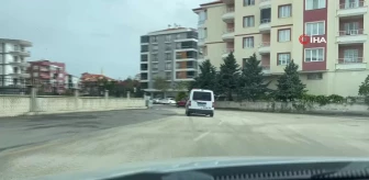 Aksaray'da film sahnelerini aratmayan şüpheli-polis kovalamacası kamerada