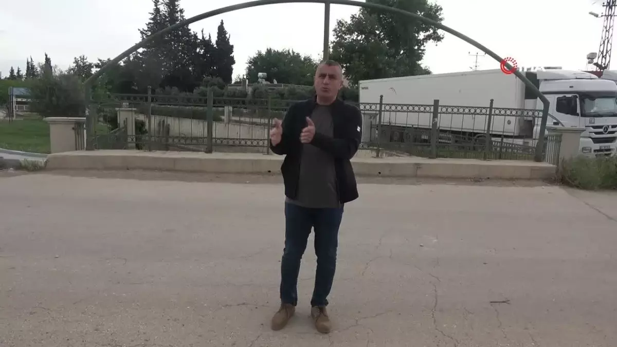 Depremzede vatandaşlar, ilçe değişikliği için sandık başında
