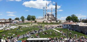 Edirne'deki Kakava Şenlikleri Kent Ekonomisini Hareketlendirdi