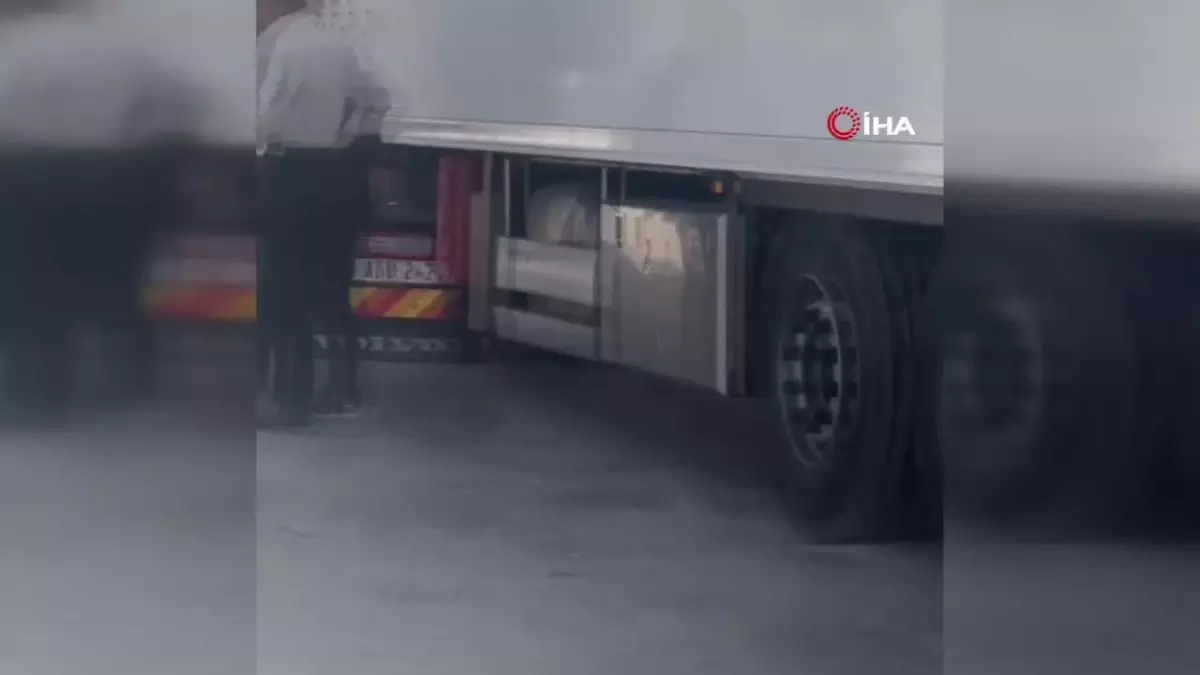 Gürbulak'ta kilometrelerce uzunlukta tır kuyruğu