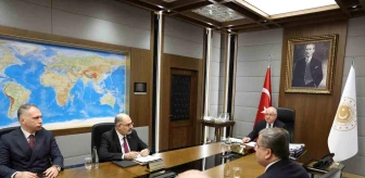 Milli Savunma Bakanı Yaşar Güler, birlik komutanlarıyla toplantı yaptı