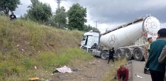 Gaziantep'te Tır ile Minibüs Çarpıştı: 8 Ölü, Çok Sayıda Yaralı