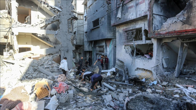 Harekat artık an meselesi! İsrail ordusu, Refah kentindeki mahalleleri boşaltmaya başladı