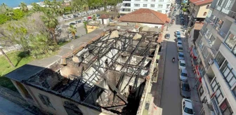 İskenderun'da 200 yıllık bina yangınında sebep araştırılıyor